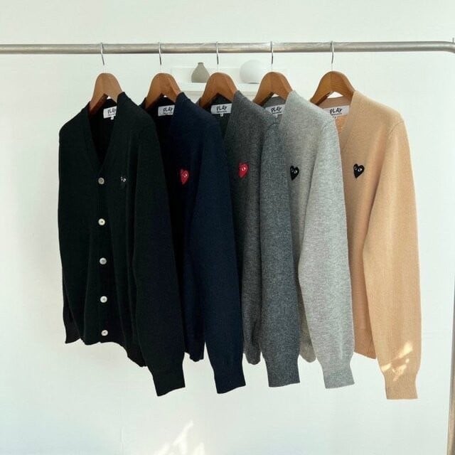 꼼데가르송 하트 와펜 울 V넥 가디건