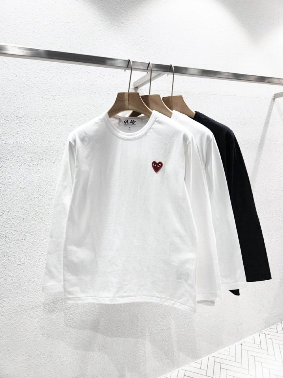 꼼데가르송 원포인트 패치 긴팔티