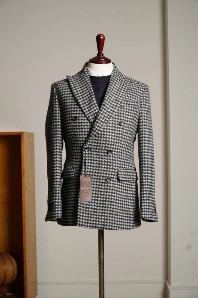 구찌 프리미엄 하운드투스 울 더블 자켓 블랙