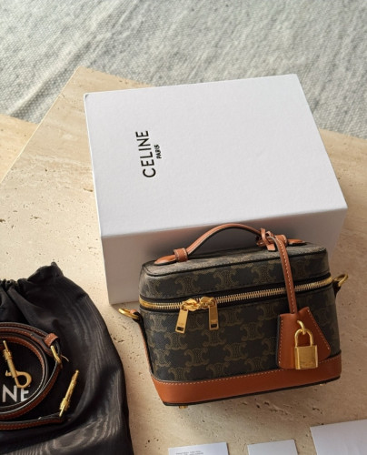 #N #셀린느 베니티백 트리오페 캔버스