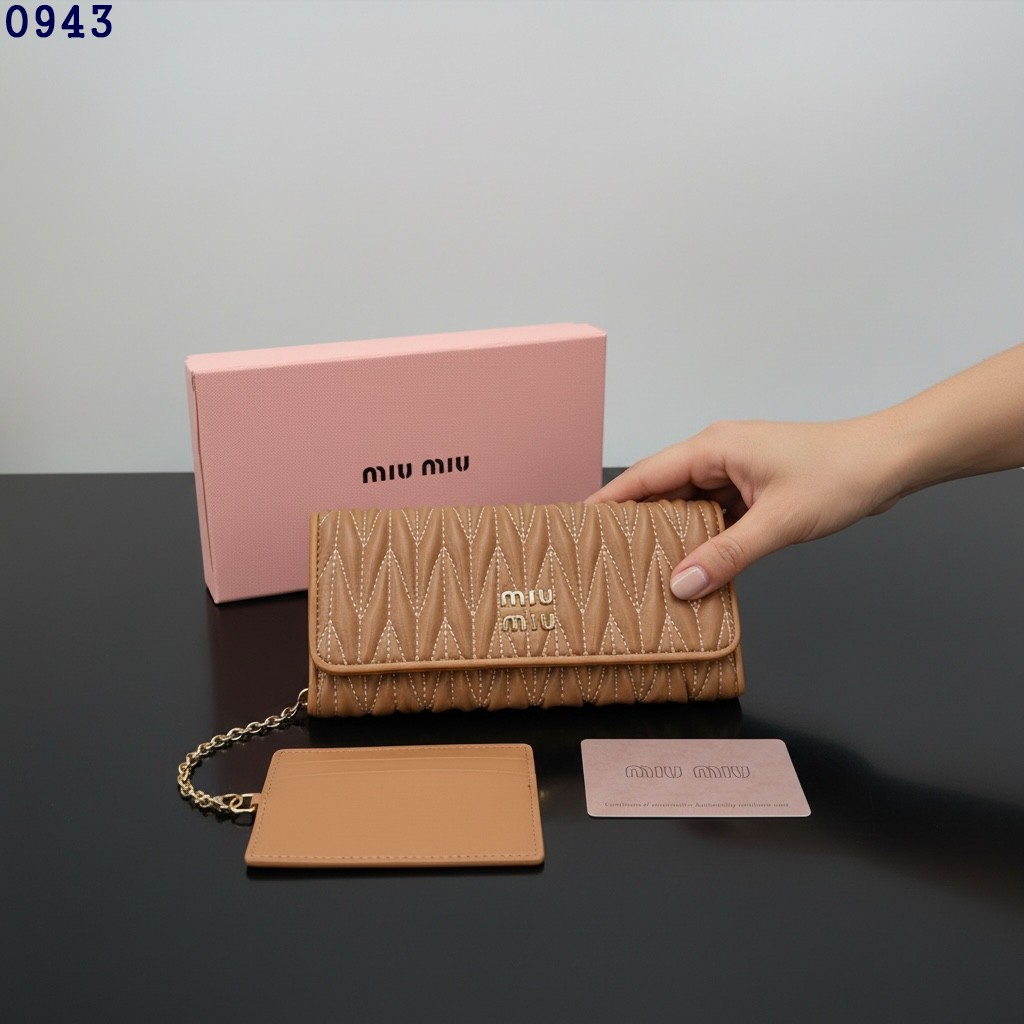 #DF #미우미우 마테라쎄 장지갑