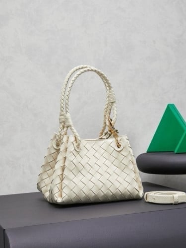 💕 보** 파라슈트 화이트