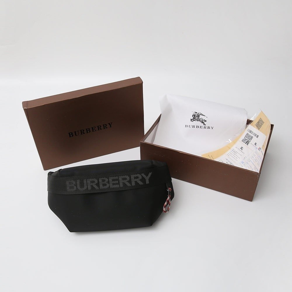 👹버버리 소니 벨트백👹