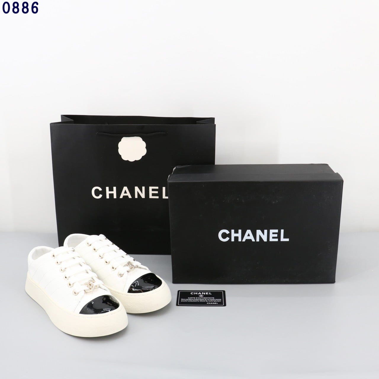👹샤넬 CC로고 펜던트 레더 퀼팅 스니커즈👹
