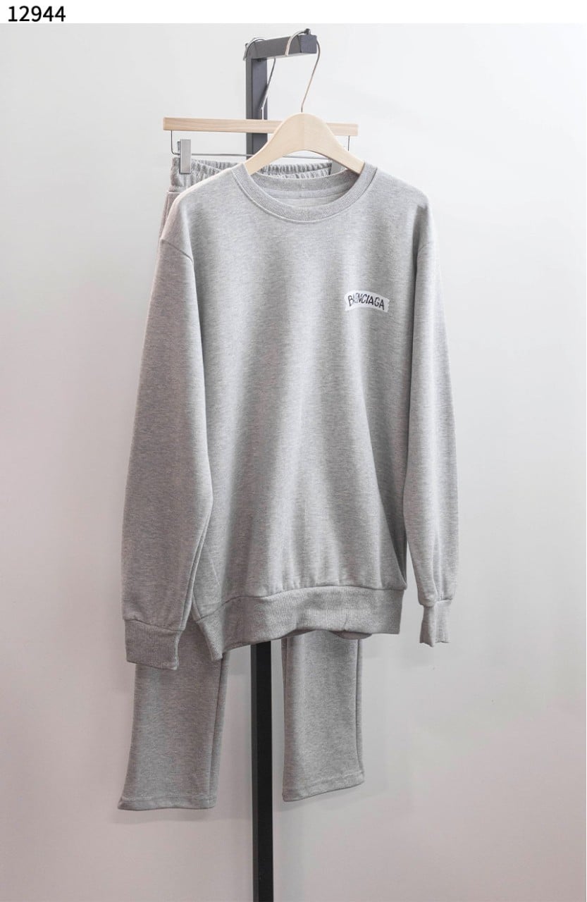 #발렌시아가 [BALENCIAGA] 남여공용 화이트 라벨 로고 트레이닝 셋업 신상입고💢 #세트 #12944