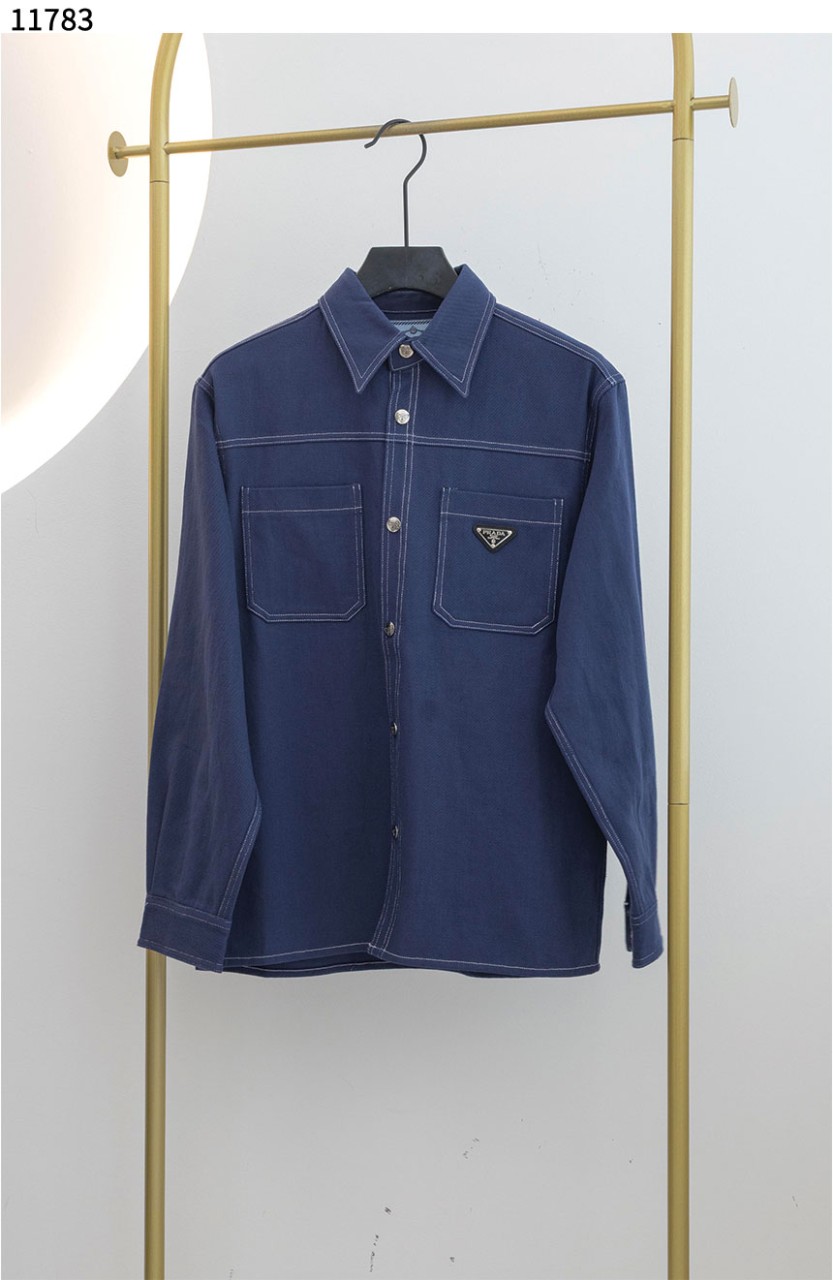 #프라다 [PRADA] 라이트 데님 트라이앵글 로고 재킷 블루 신상입고💢 #상의 #자켓 #11783