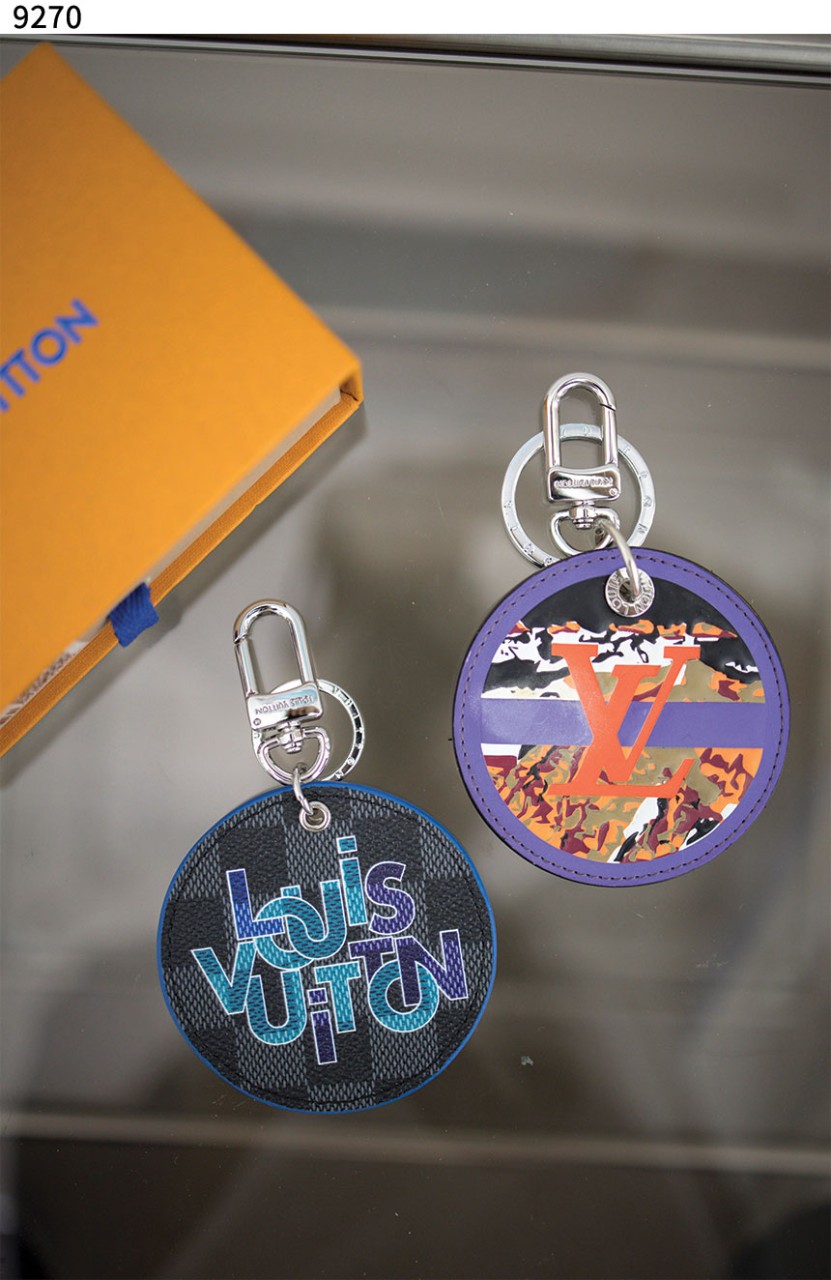 #루이비통 [Louis Vuitton] 루이비통 다미에 원형 백참 키홀더 신상입고💢 #키링 #9270