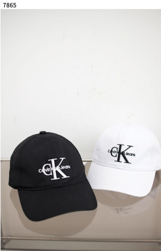 🍀 [Calvin Klein] 켈빈 클라인 남녀공용 CKJ 모노그램 엠브로이더리 볼캡 🍀