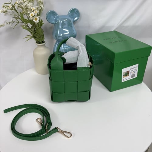 💕 보** 카세트 버킷백