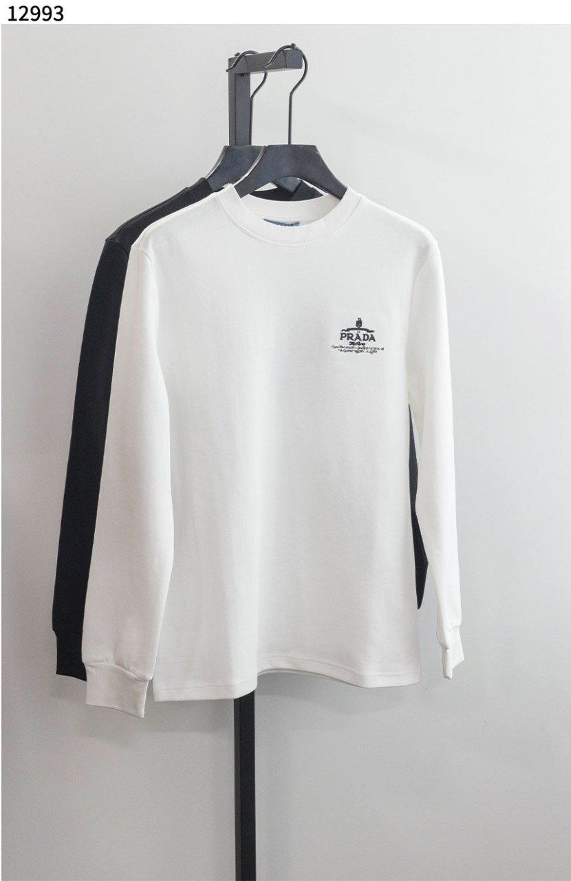 #프라다 [PRADA] 심플 캐주얼 로고 긴팔 맨투맨 신상입고💢 #상의 #티셔츠 #12993