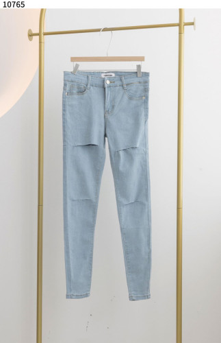 #톰브라운 [Thom Browne] 톰브라운 라이트 여성 절개 데님 팬츠 신상입고💢 #하의 #팬츠 #10765