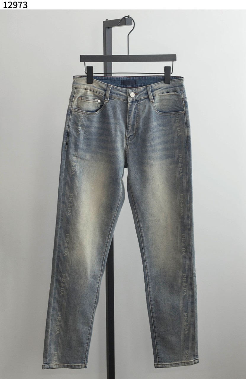 #프라다 [PRADA] 패치 트라이앵글 로고 슬림핏 데님 신상입고💢 #하의 #팬츠 #12973