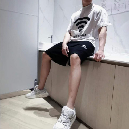 #반팔상의 수입 발렌시아가 wi-fi 라운드 티셔츠 (vin 249300)