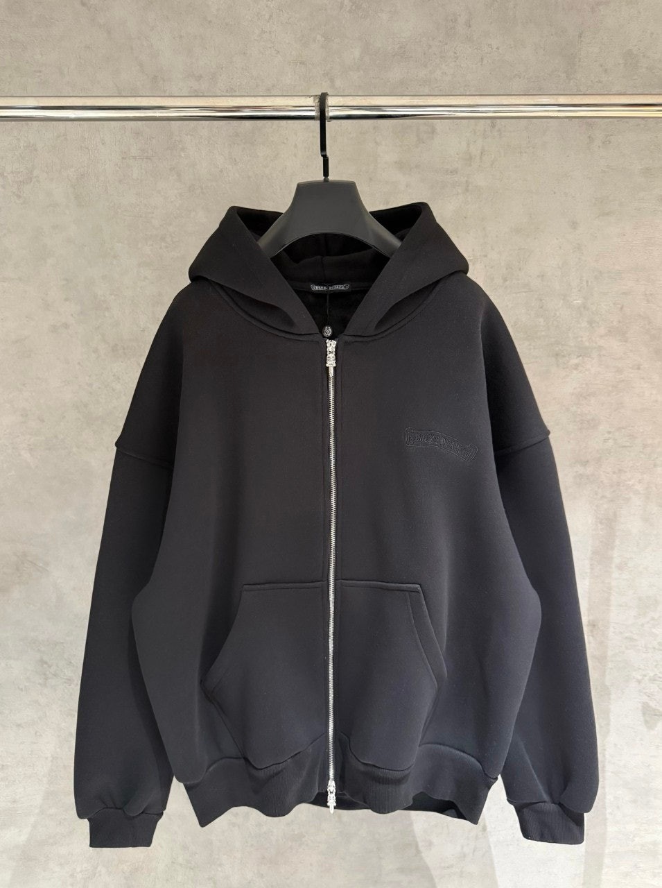 #명품의류 2025 크*** F015 자수로고 후드집업 입고~ (pri 361133)