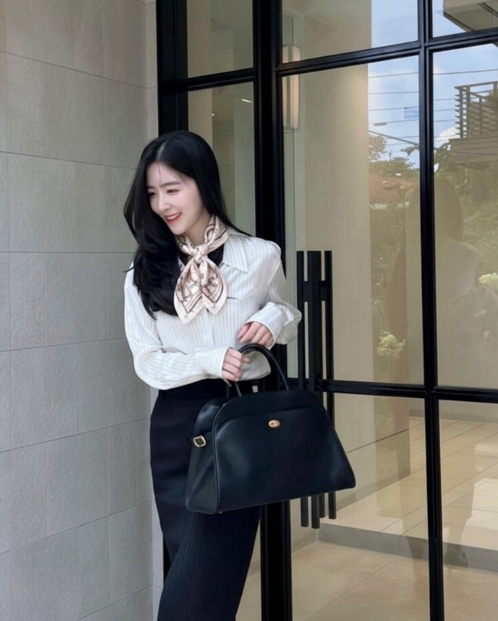 루VVV 실크 모노그램 방도