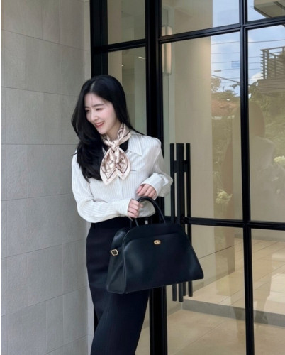 루VVV 실크 모노그램 방도