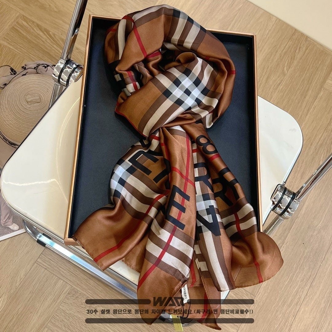 💕 버** 체크 레터링 브라운 스카프