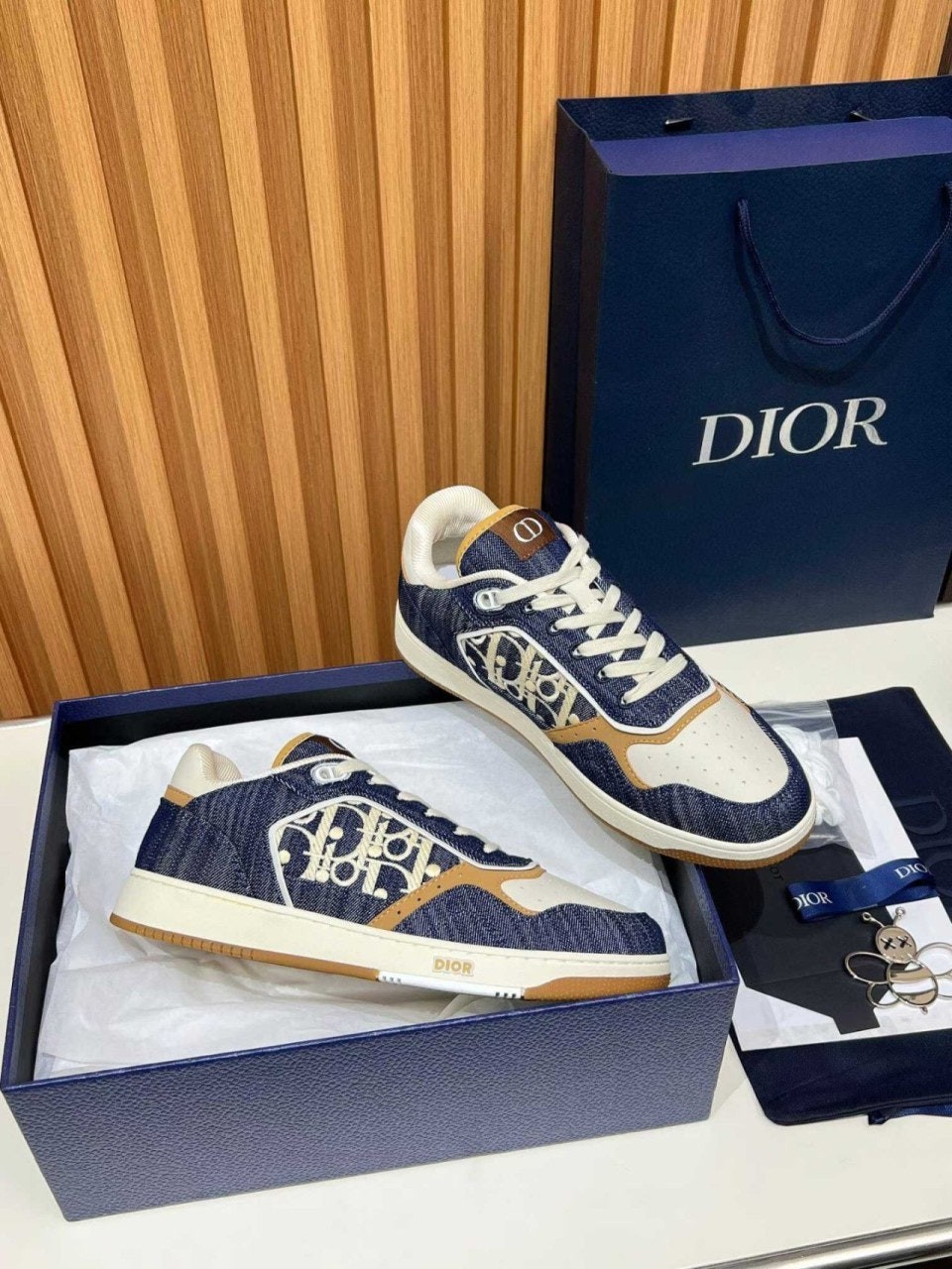 💕 디* B27 Uptown 로우탑 스니커즈