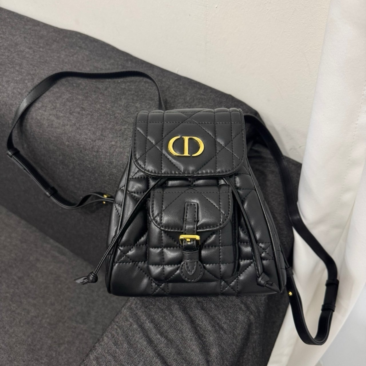 🤴🏻  #디올 (D*or) 카로 스몰 백팩🤴🏻