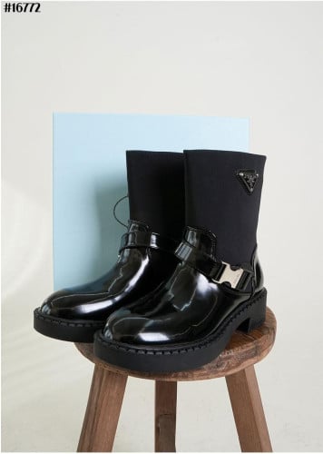 🔆 [PRADA] 프라다 브러쉬드 레더 버클 부츠 🔆