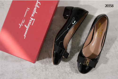 🔆 [ferragamo] 살바토레 페레가모 바라 보우 페이턴트 레더 펌프스 🔆