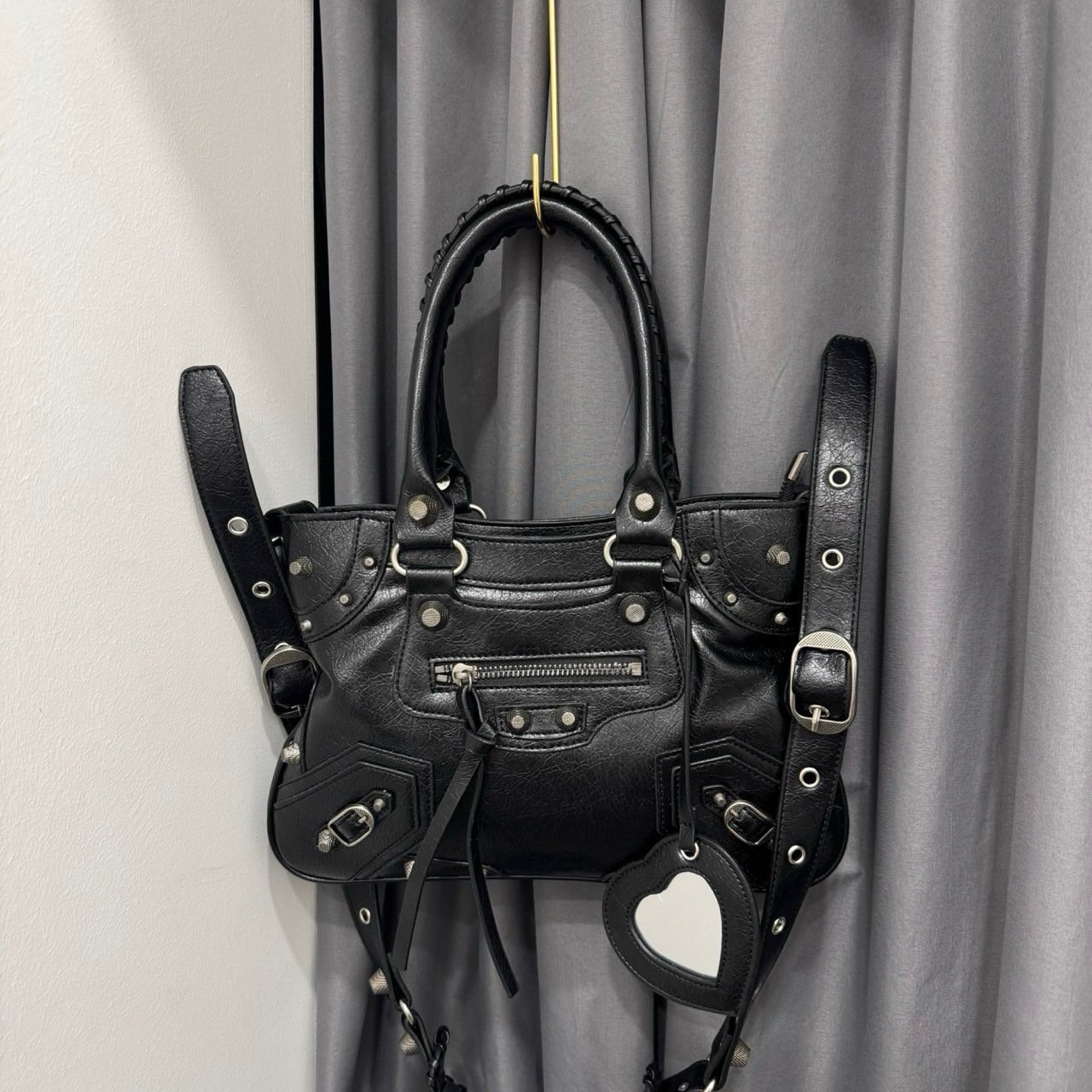 🤴🏻  #발렌시아가  네오 카골 핸드백🤴🏻신상 입고🤴🏻