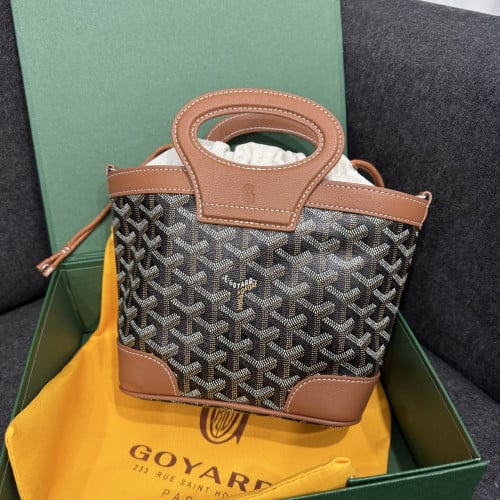 🤴🏻  #고야드 (G.Y.D) 벨루가 미니백🤴🏻신상 입고🤴🏻