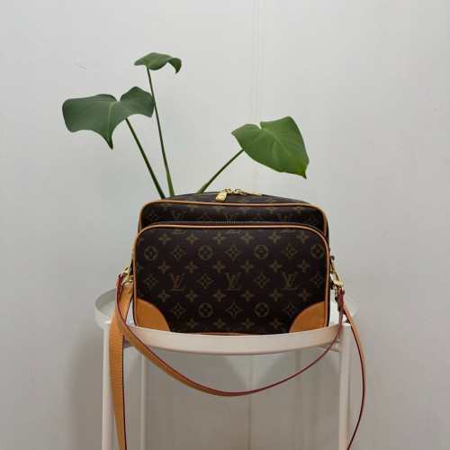 🤴🏻 #루비통 (L.V) 닐 숄더백🤴🏻