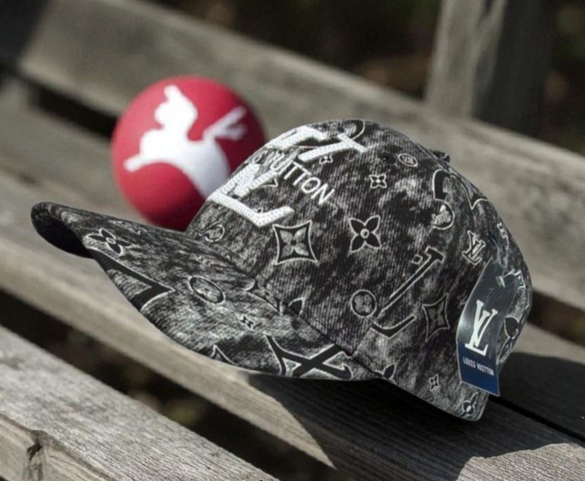 루VVV LV 자수 모노그램 프린트 볼캡 ✔수입
