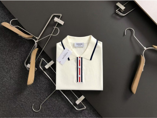 톰VVV 삼선 배색 넥카라 니트