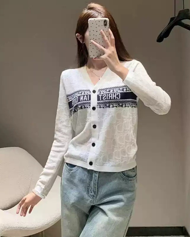 디V 오블리크 자가드 가디건 ➡️수입최*고급