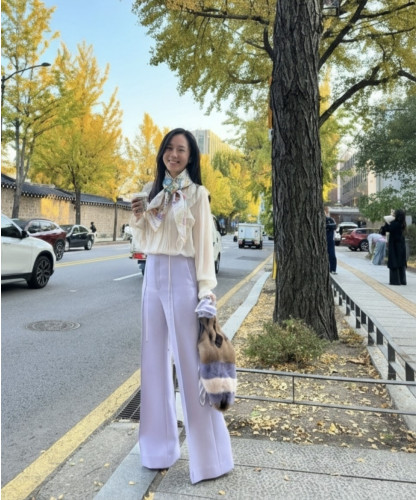 에VVV 식스틴스퀘어 스카프