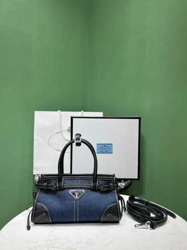 해배) Pr**a 럭스솔프 소프트 미니백 (1BA486)