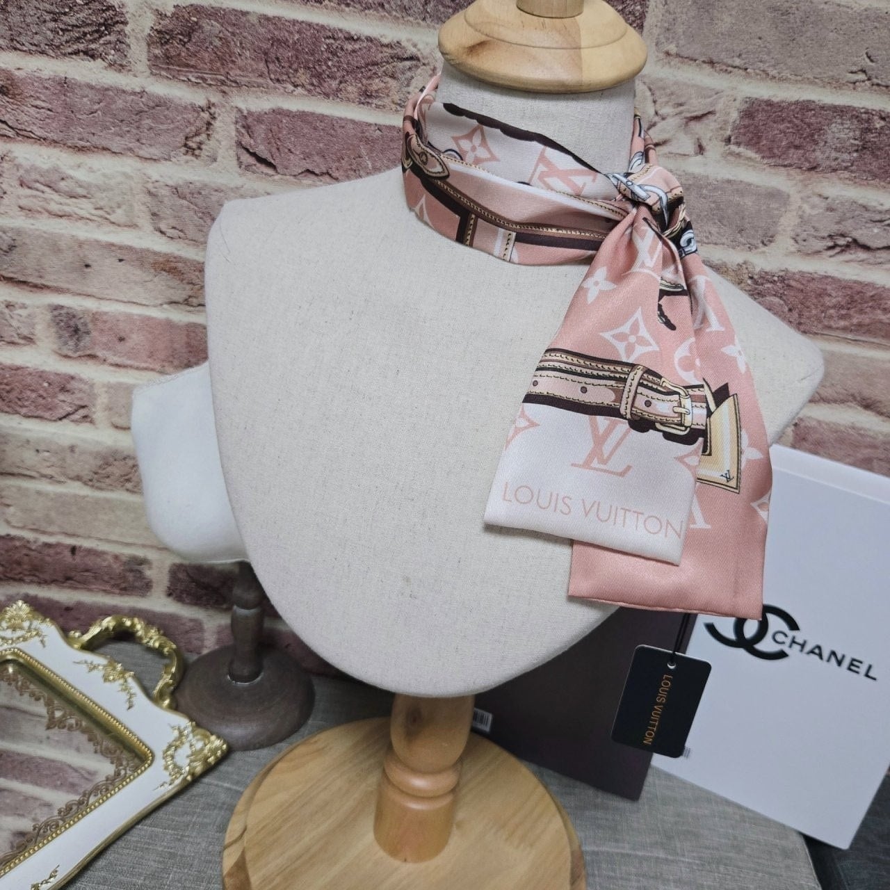 💕 루* 모노그램 컨피덴셜 방도 스카프