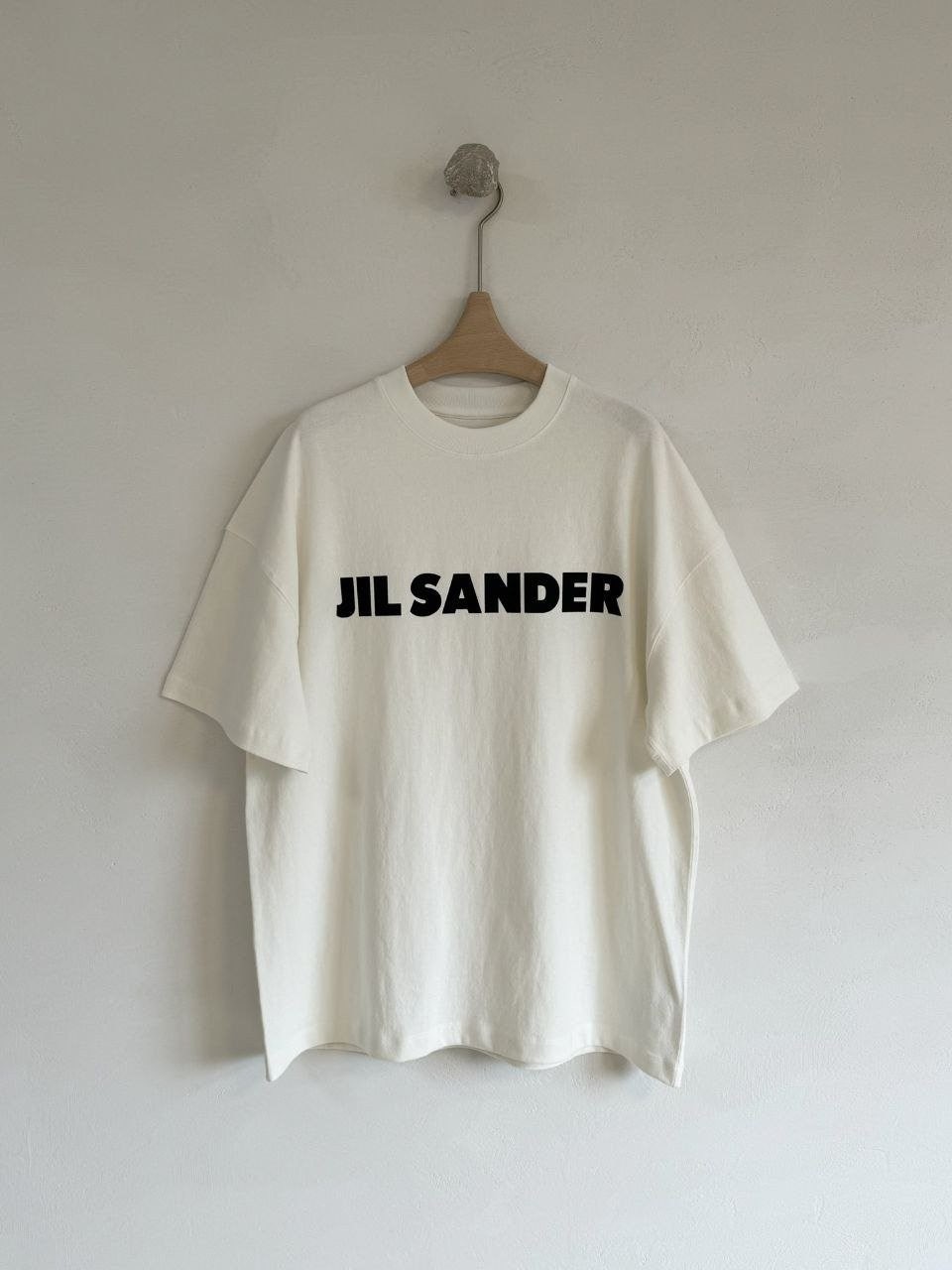 💕 질** 로고 미니멀 박스핏 반팔티셔츠 - 수입