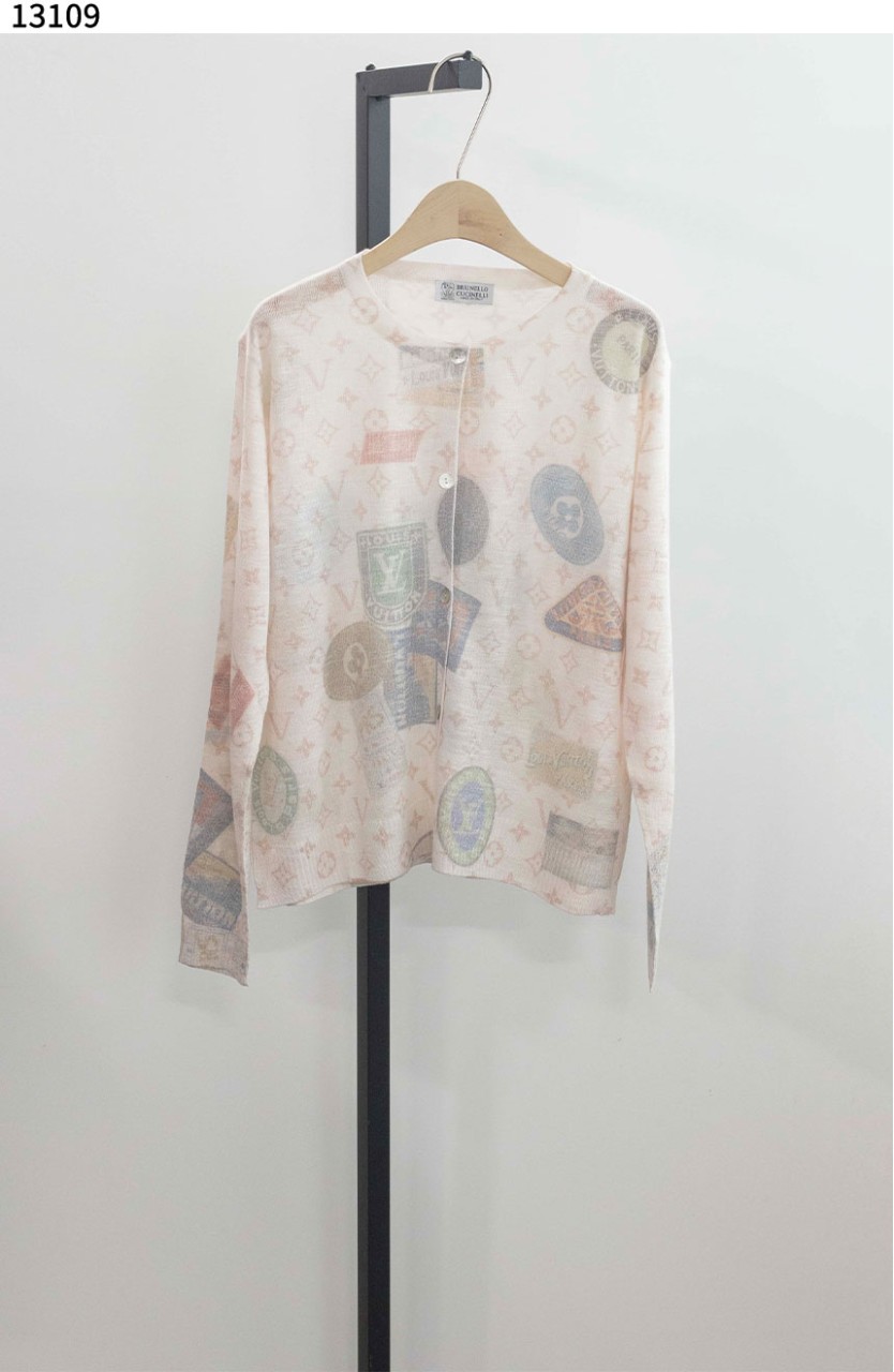 #브루넬로쿠치넬리 [Brunello Cucinelli] 여성 스탬프 모노그램 매쉬 니트 가디건 신상입고💢 #상의 #니트 #13109