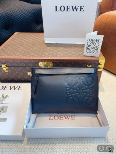 #로에베 24ss 일본 한정판 TC500W05 클러치백  (매장판)