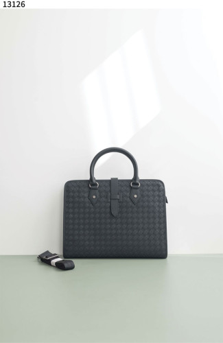 #보테가베네타 [BOTTEGA VENETA] 인트레치아토 우븐 가죽 브리프케이스 신상입고💢 #가방 #13126