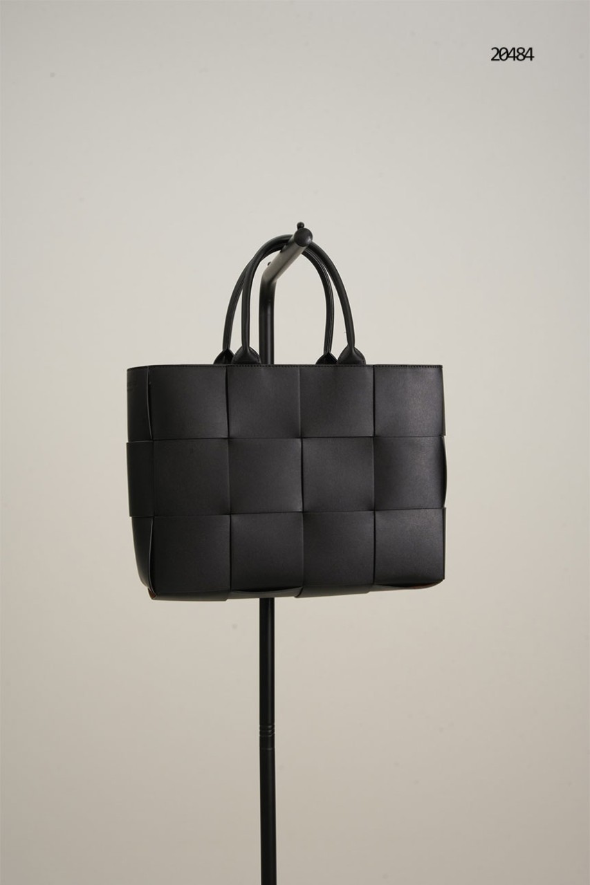 🔆 [Bottega Veneta] 보테가베네타 빅위빙 아르코 토트백 🔆