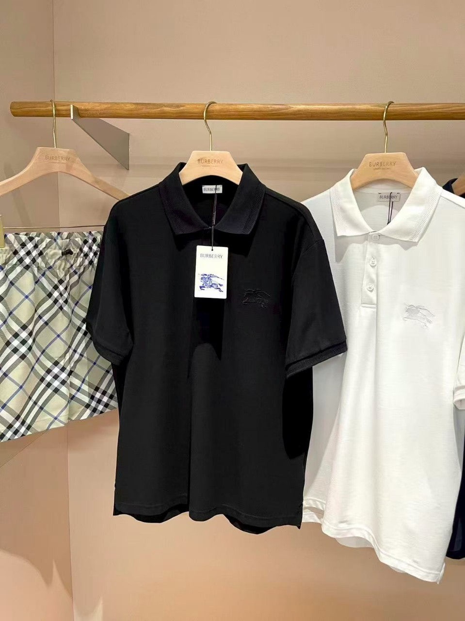 26ss 버버리 F010 코튼 카라 폴로 셔츠 입고