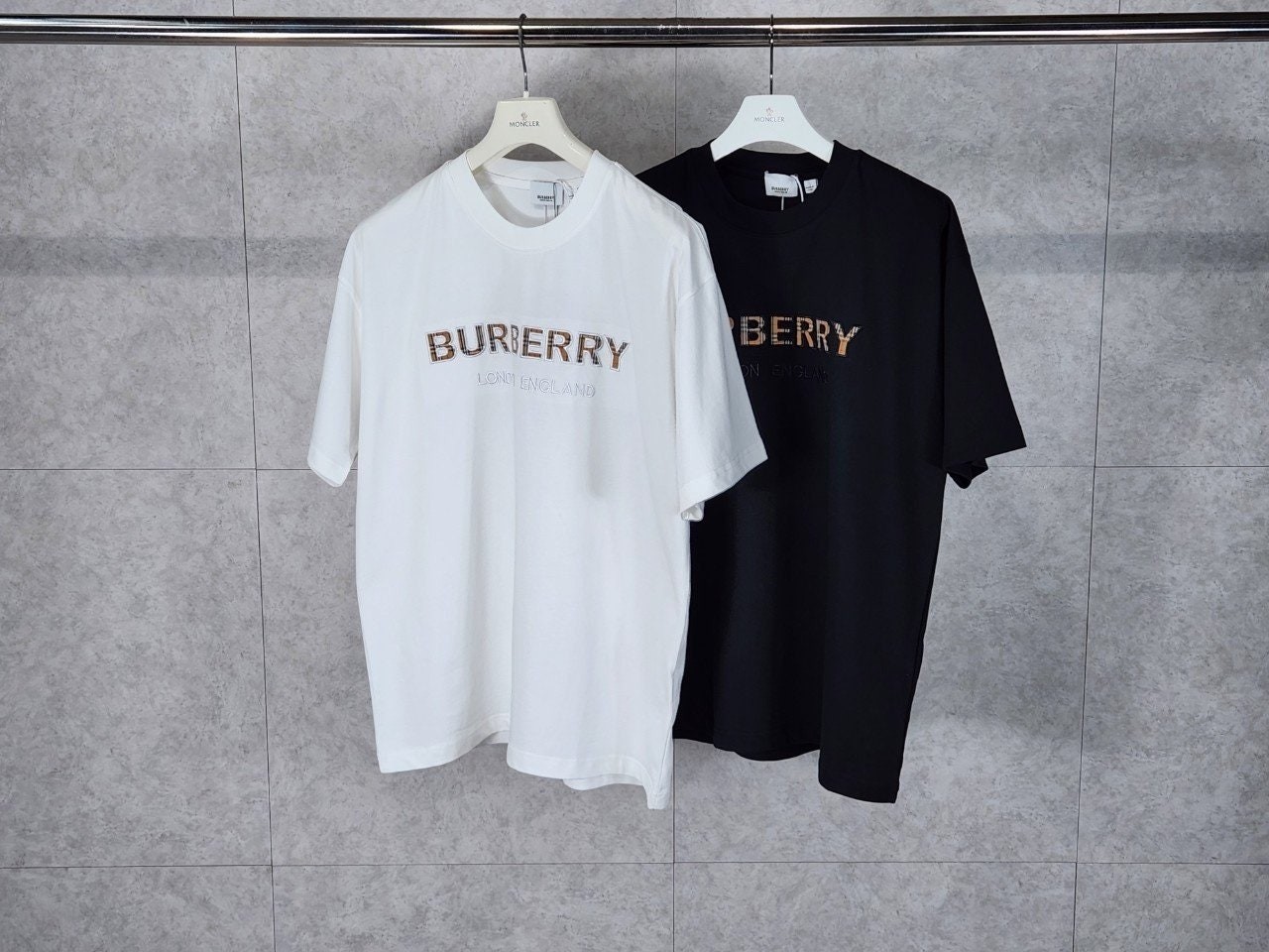 2025 #버** 워싱 체크로고 티셔츠 입고~