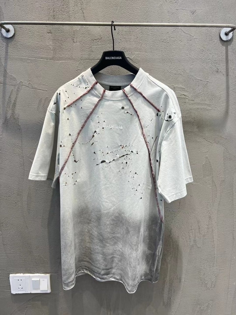 💕 발**** 피그먼트 페인팅 자수 티셔츠