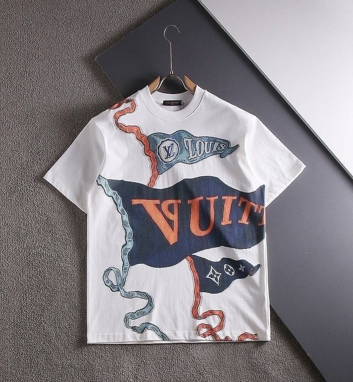 인타르시아 그래픽 라운드 티셔츠 LOU-2669