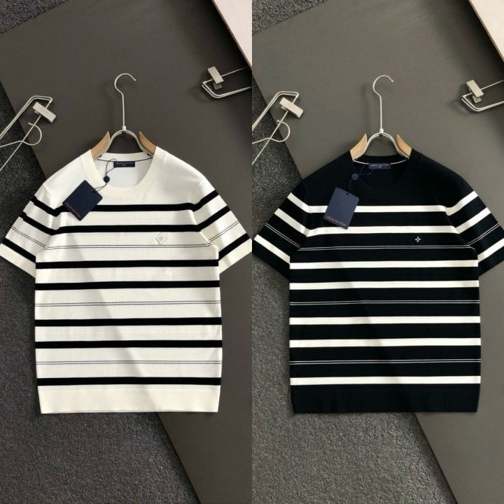 스트라이프 자수로고 라운드 니트 LOU-2667