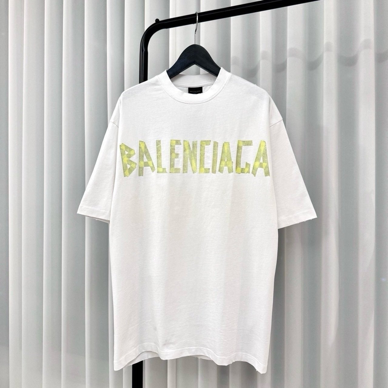 💕 발**** 테이프 타입 미디엄 핏 반팔 티셔츠