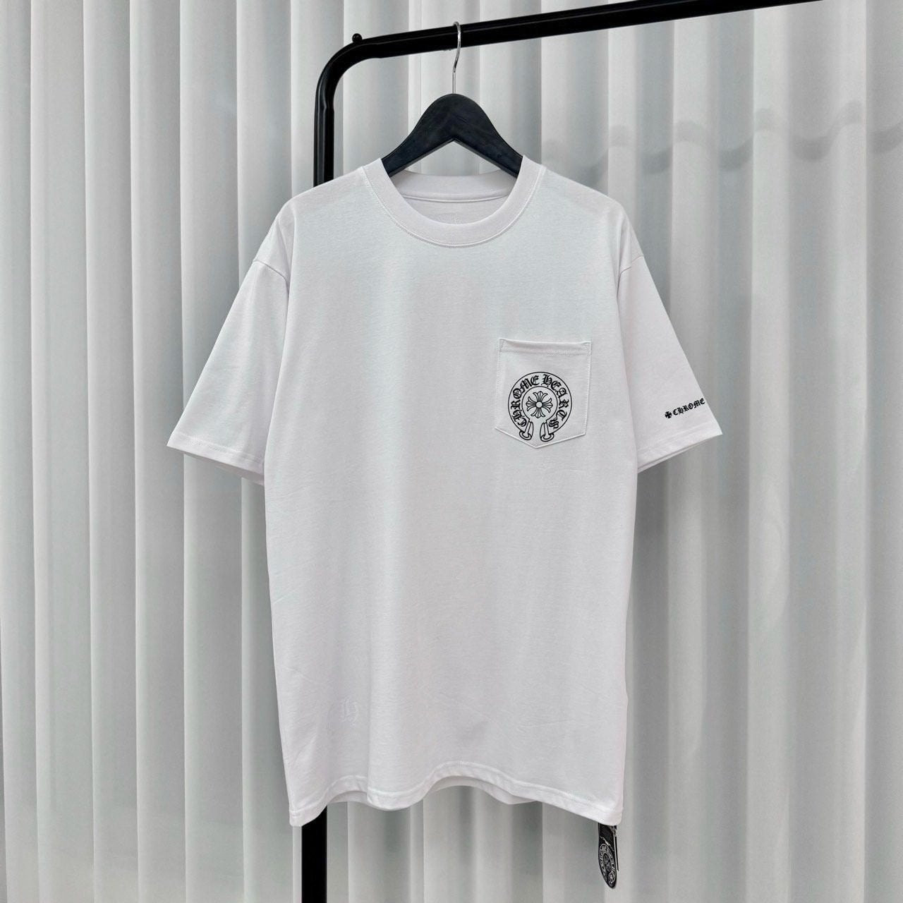 💕 크* 홀스슈 포켓 로고 반팔 티셔츠