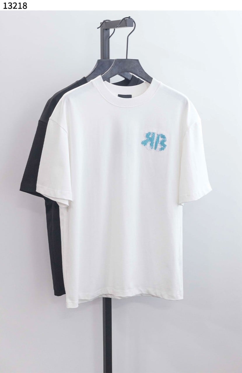 #발렌시아가 [BALENCIAGA] 자수 트렌드 라운드 반팔 티셔츠 신상입고💢 #상의 #티셔츠 #13218