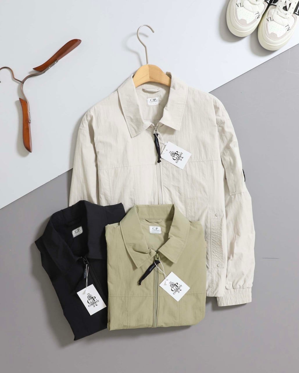 #시피컴퍼니 [ C.P ] 렌즈 와펜 오버셔츠 집업 자켓 입고💢 #남성상의 #자켓