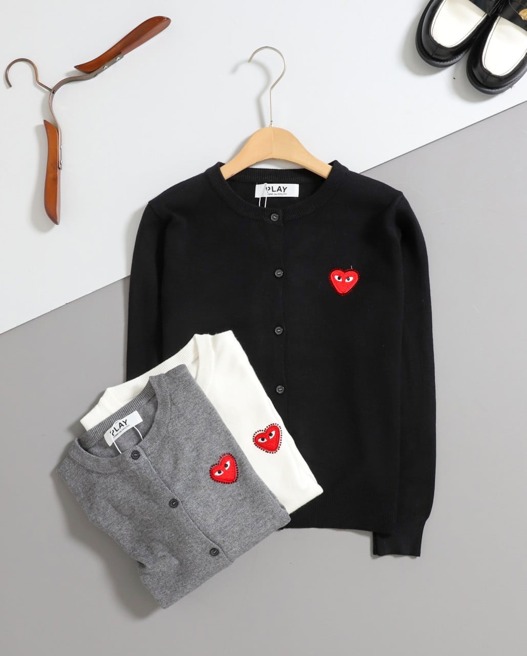 #꼼데가르송 [ P*AY ] 수입 스몰 하트 가디건 입고💢 #여성상의 #가디건